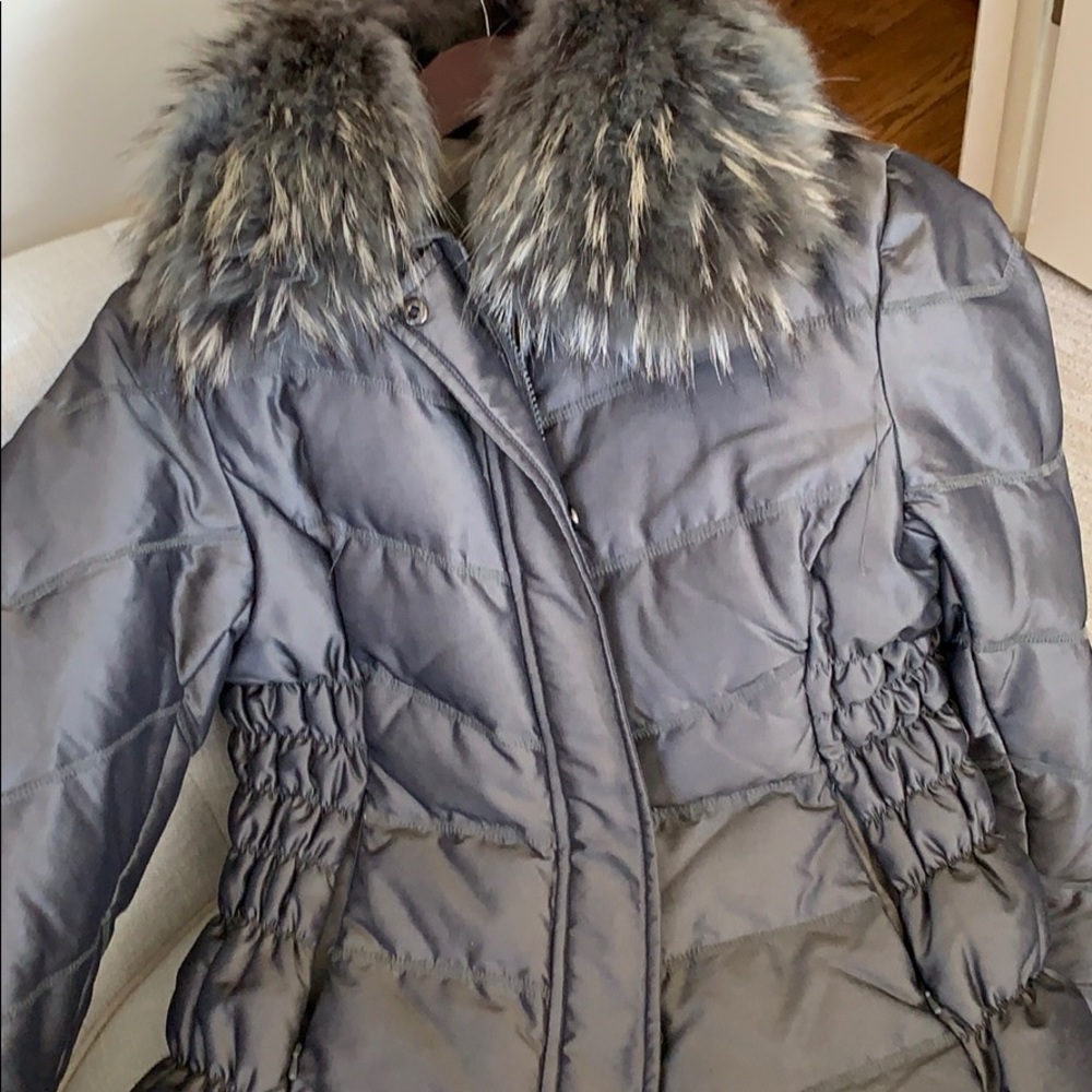 Gorgeous down jacket with fur collar